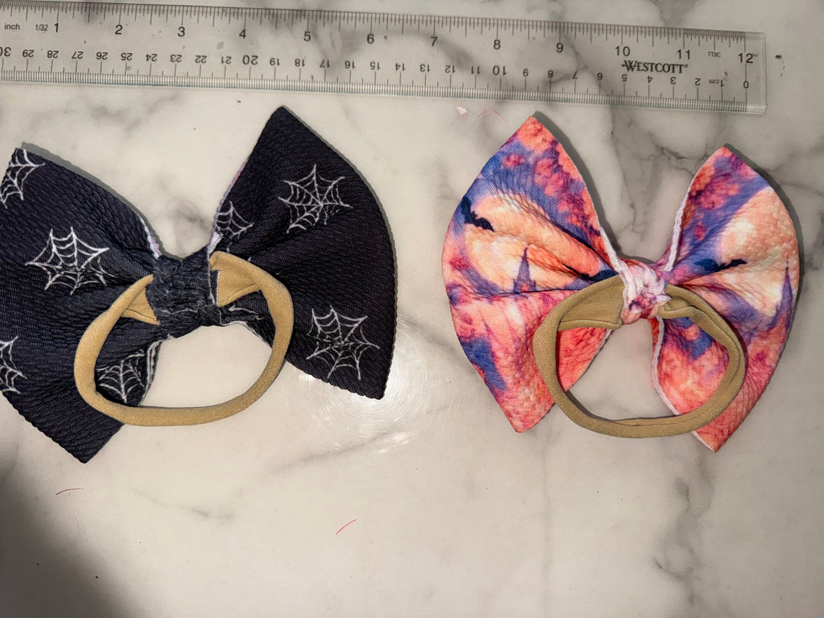 Halloween bows 2pc